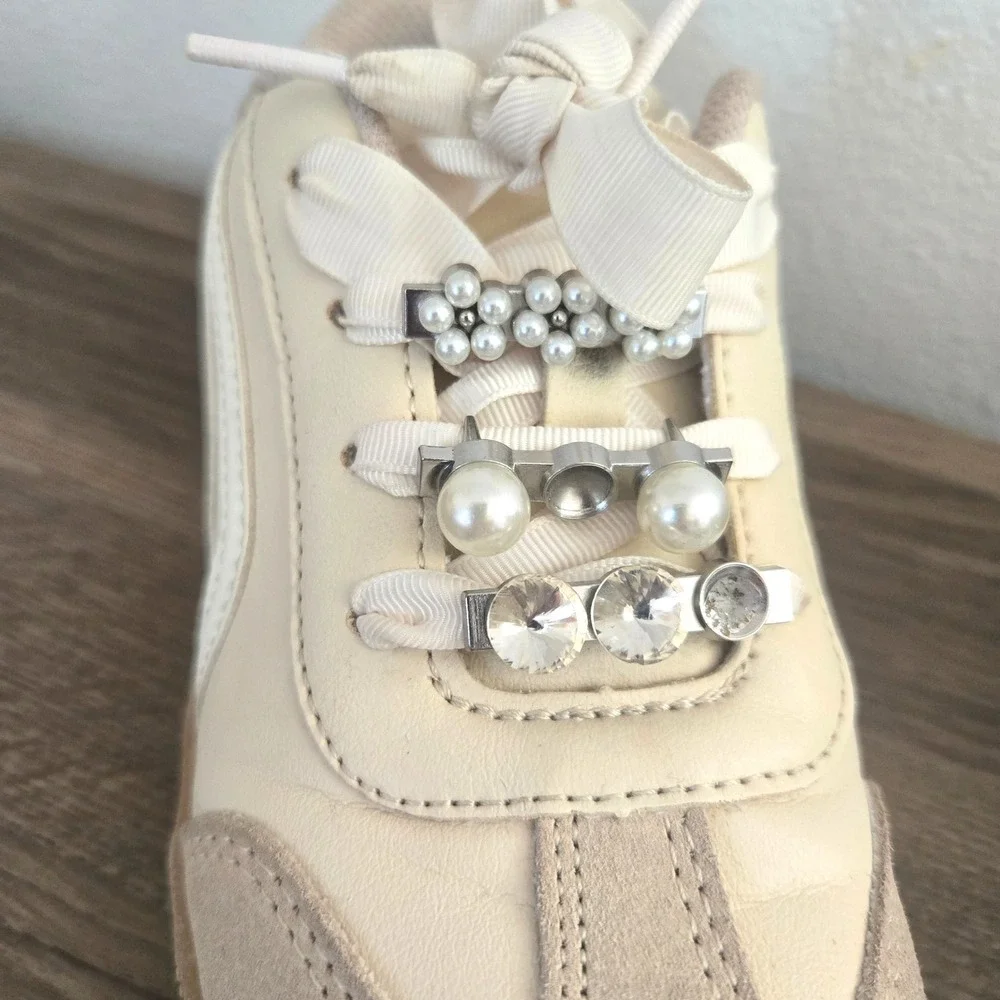 Girls Cream‎ Pearl and Rhinestone Embellished Ribbon Lace Sneakers Size 2